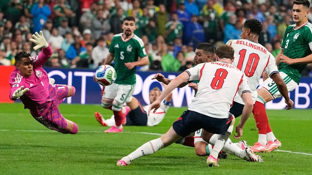 1-2. Bellingham adelanta a Inglaterra y Quiñones descuenta en el primer tiempo