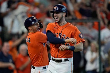 Astro Carlos Correa's seventh-inning homer vs. Red Sox is a