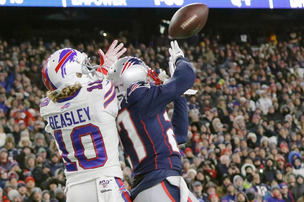 Patriots Beat Bills 24-17, Win 11th Straight AFC East Crown