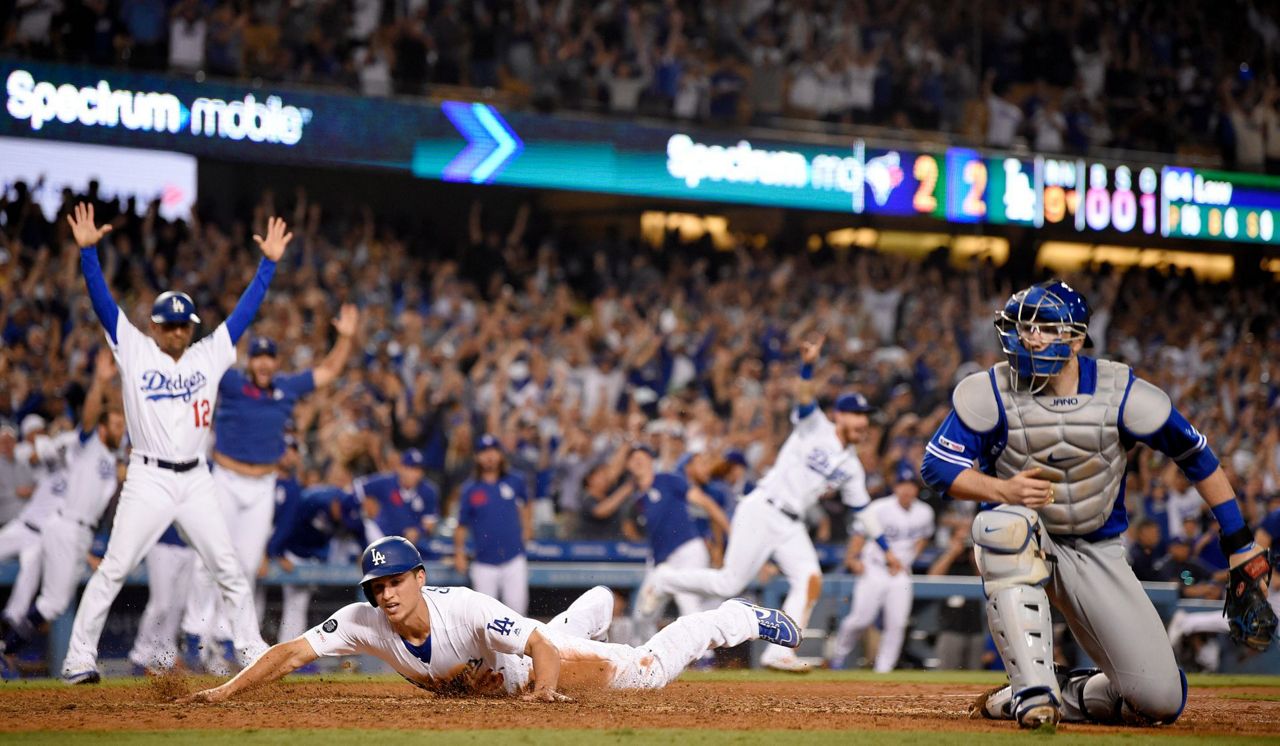 Joc Pederson caught the first pitch from his brother Champ on his  bobblehead night