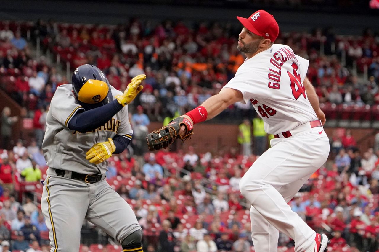 Kolten Wong homers 3 times as Brewers beat Reds 5-1