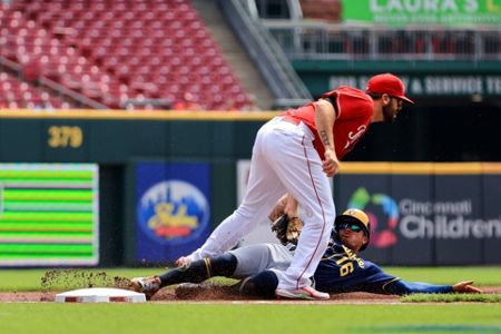 Brewers 8, Reds 0: Yelich hits for second cycle this year against Reds