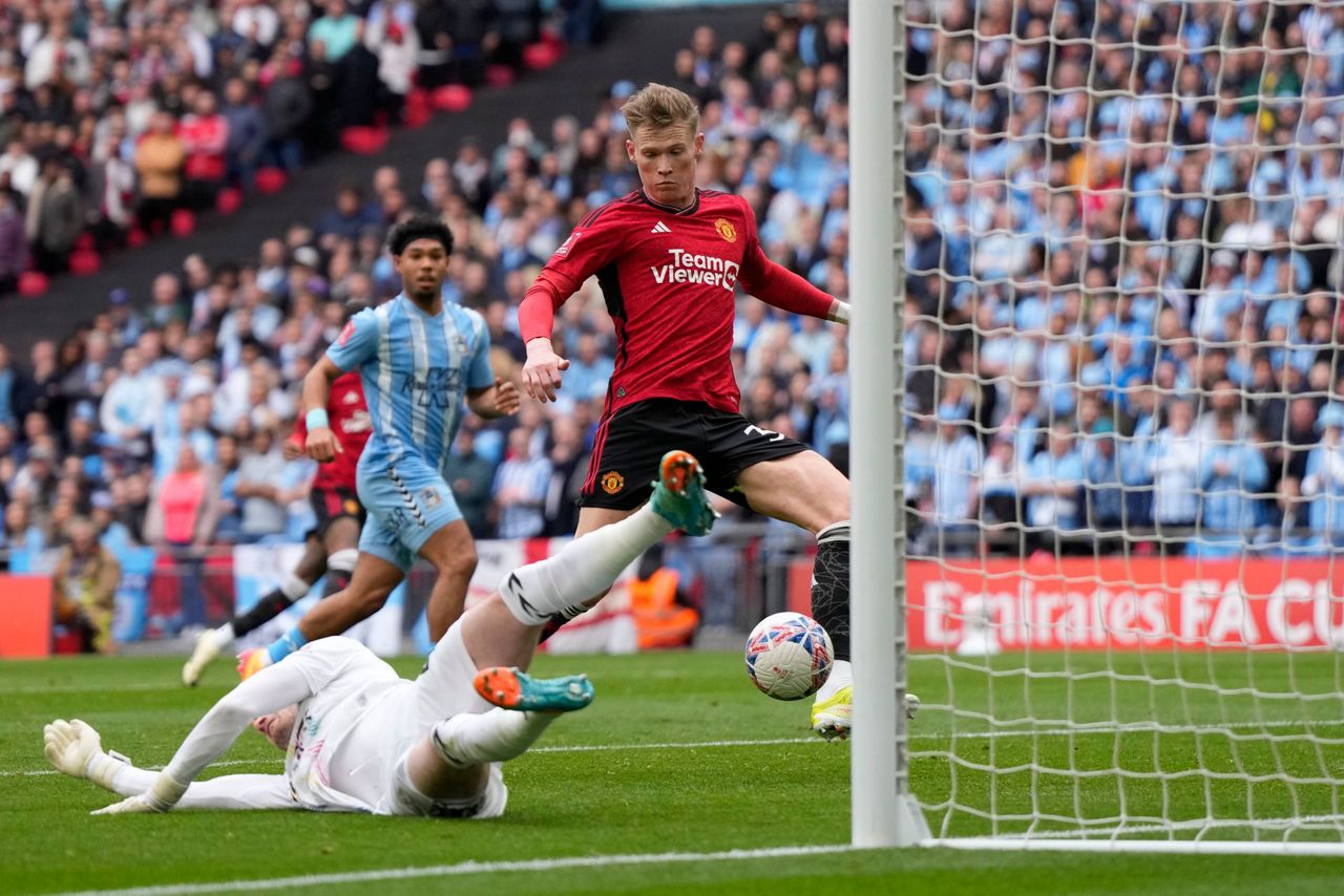 Man United back in another FA Cup final against Man City after narrowly ...