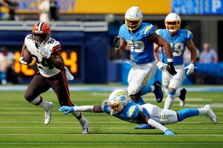 Chargers Beat Browns, 47-42, in Week 5 of 2021 Season