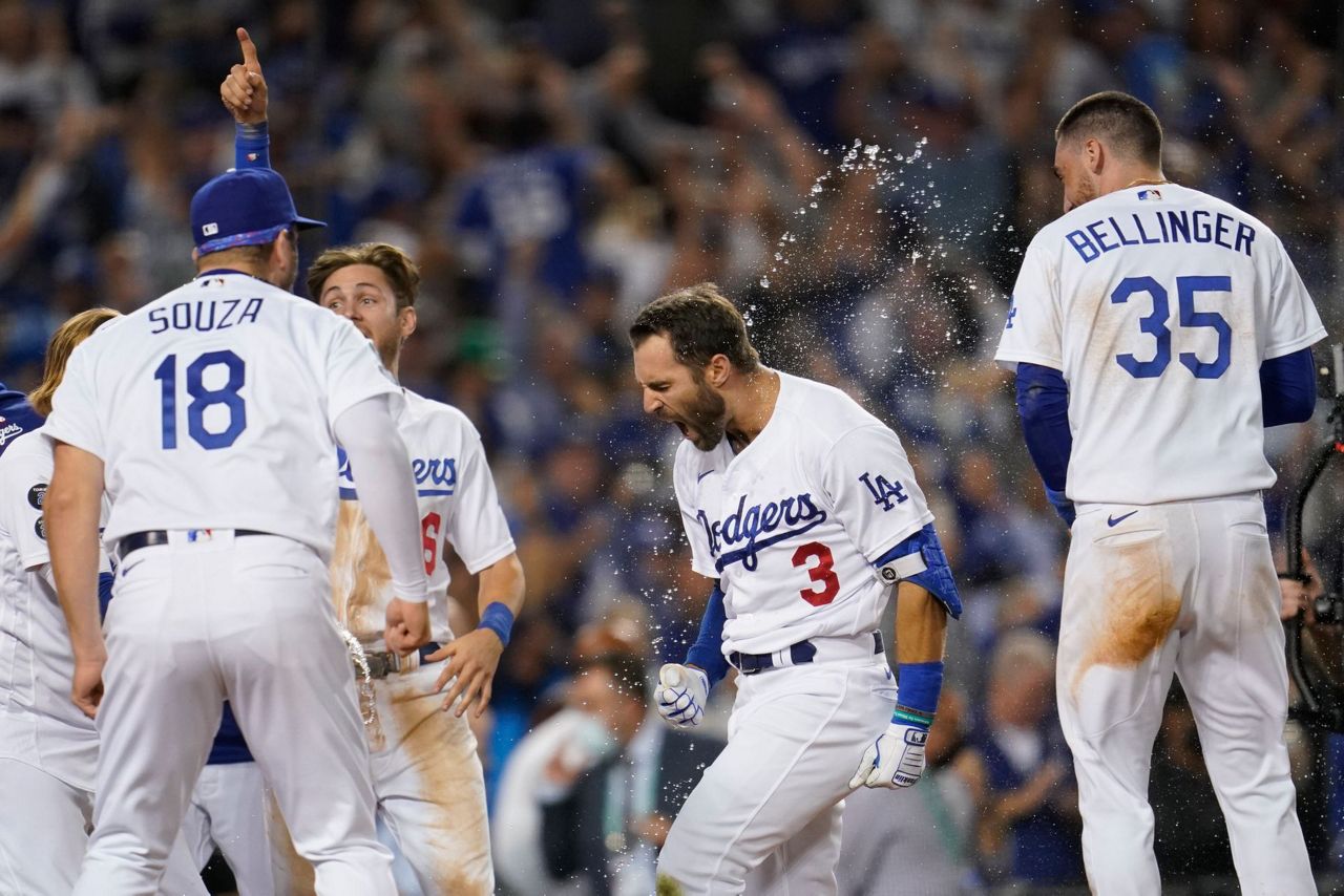 Cody Bellinger's game-tying homer, 09/29/2021