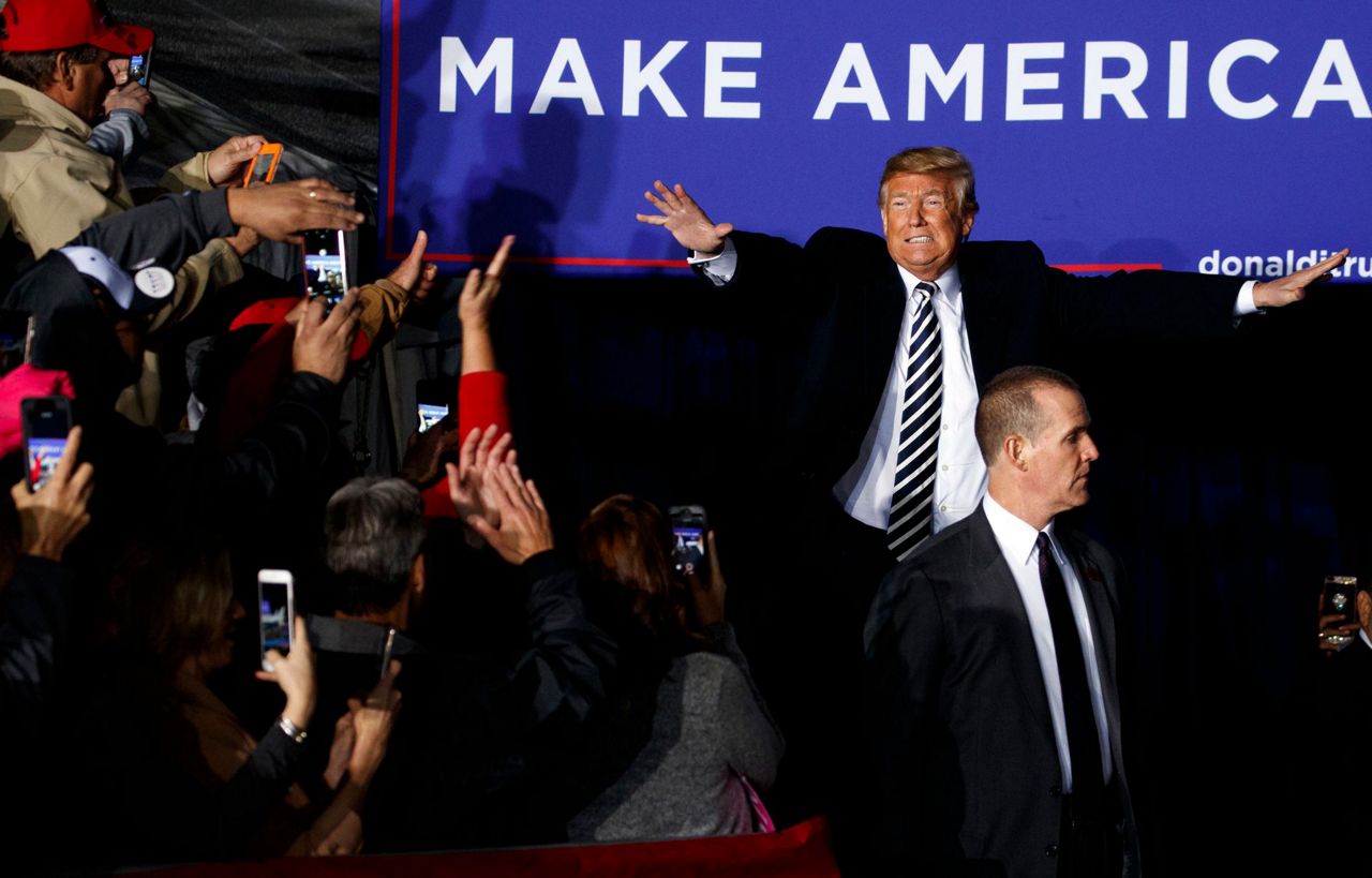 Trump takes immigration message to Missouri in rally blitz
