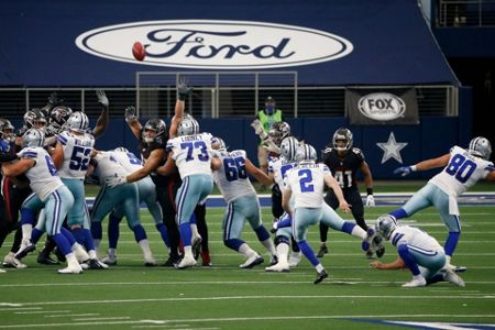 CeeDee Lamb piles pressure on Dallas Cowboys teammate Dak Prescott