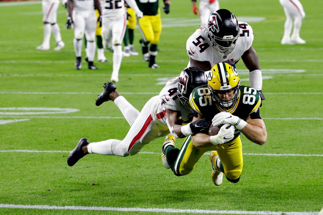 Robert Tonyan Green Bay Packers Unsigned Runs After a Catch Photograph