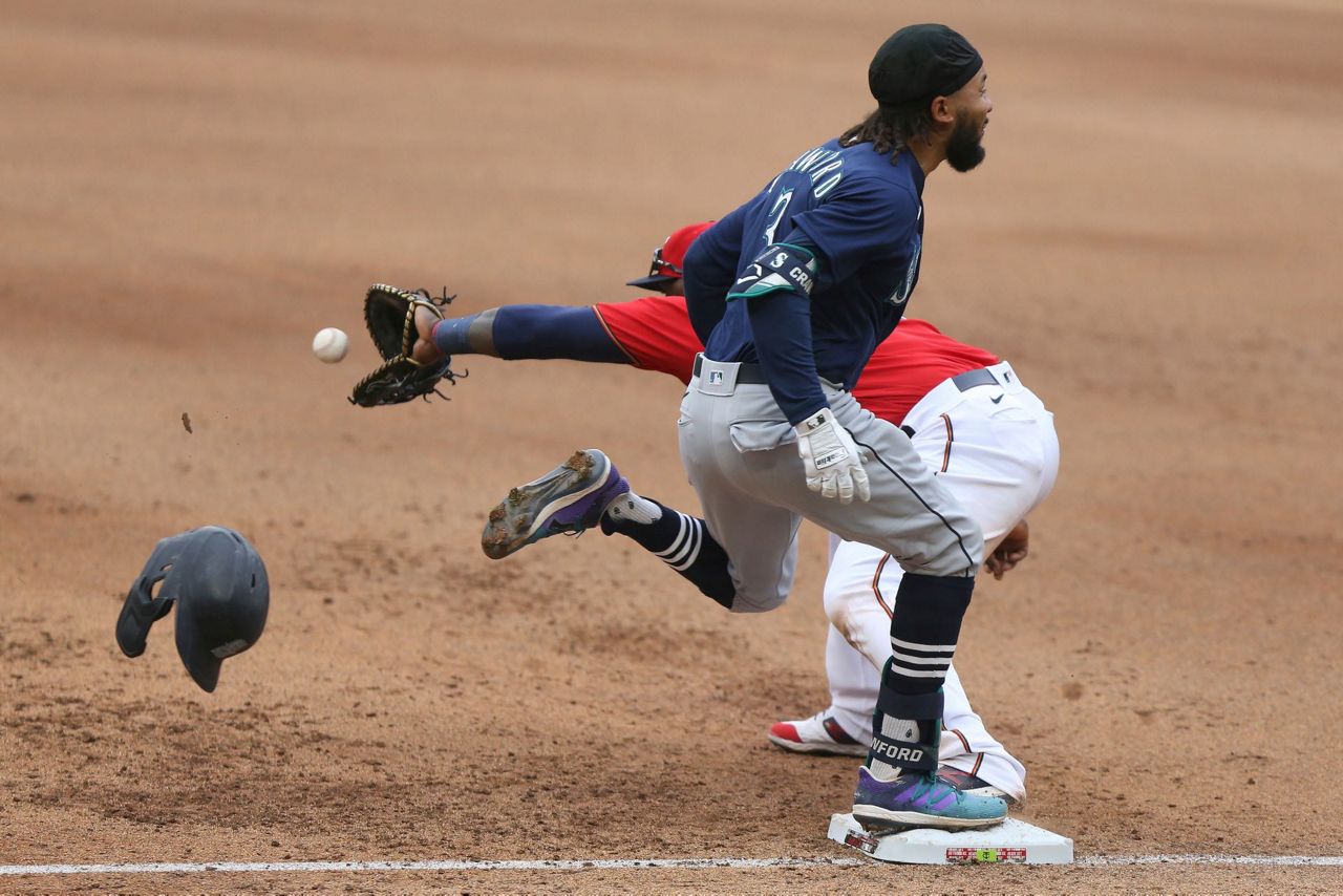 LEADING OFF: More All-Star starters in Chisox-Brewers set