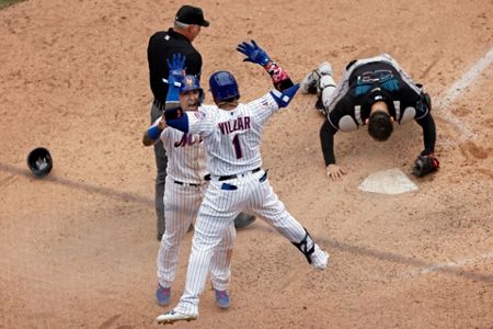 Mets stars apologize to fans for thumbs-down fiasco