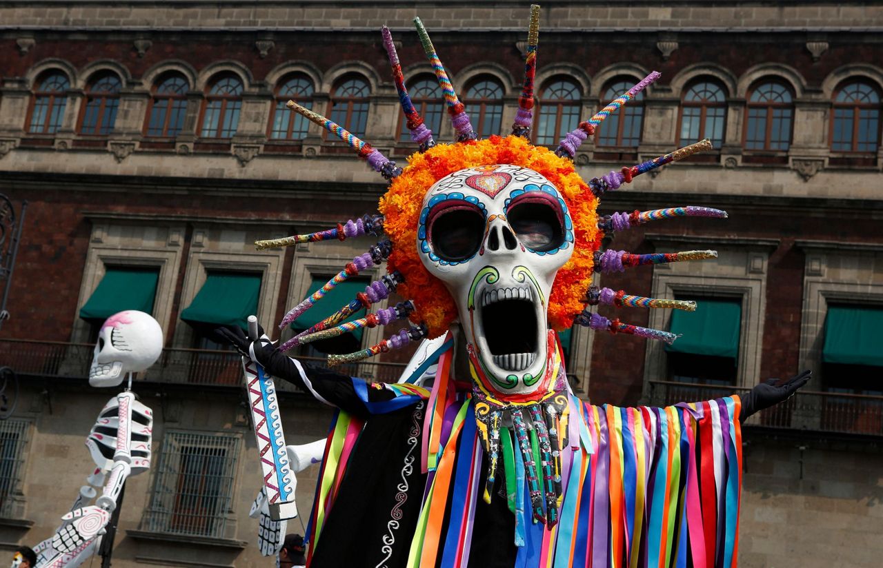 mexico-marks-day-of-dead-on-500th-anniversary-of-conquest