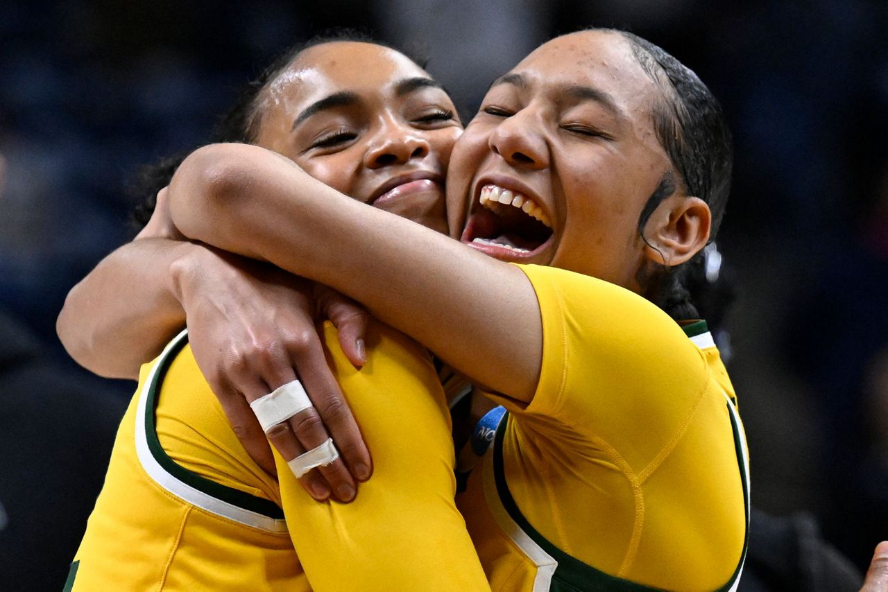 First round of March Madness features double-digit comebacks
