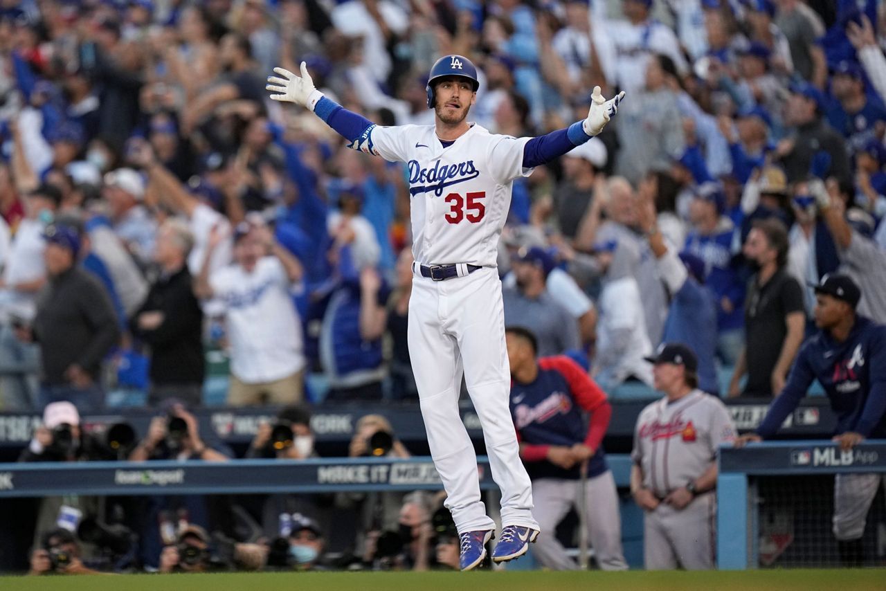 Gavin Lux's three-run home run, 05/11/2021