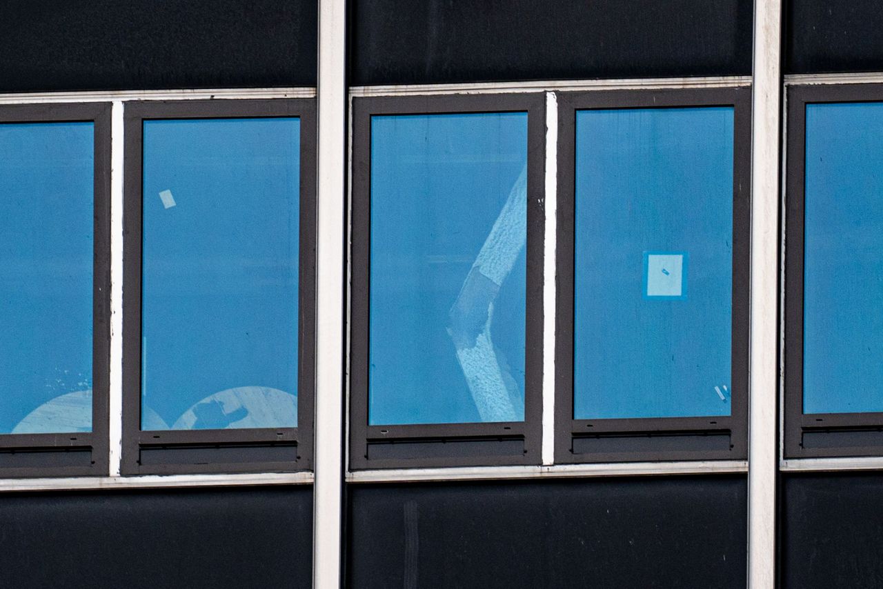 Falling bricks and buckling columns at a Manhattan high rise force ...
