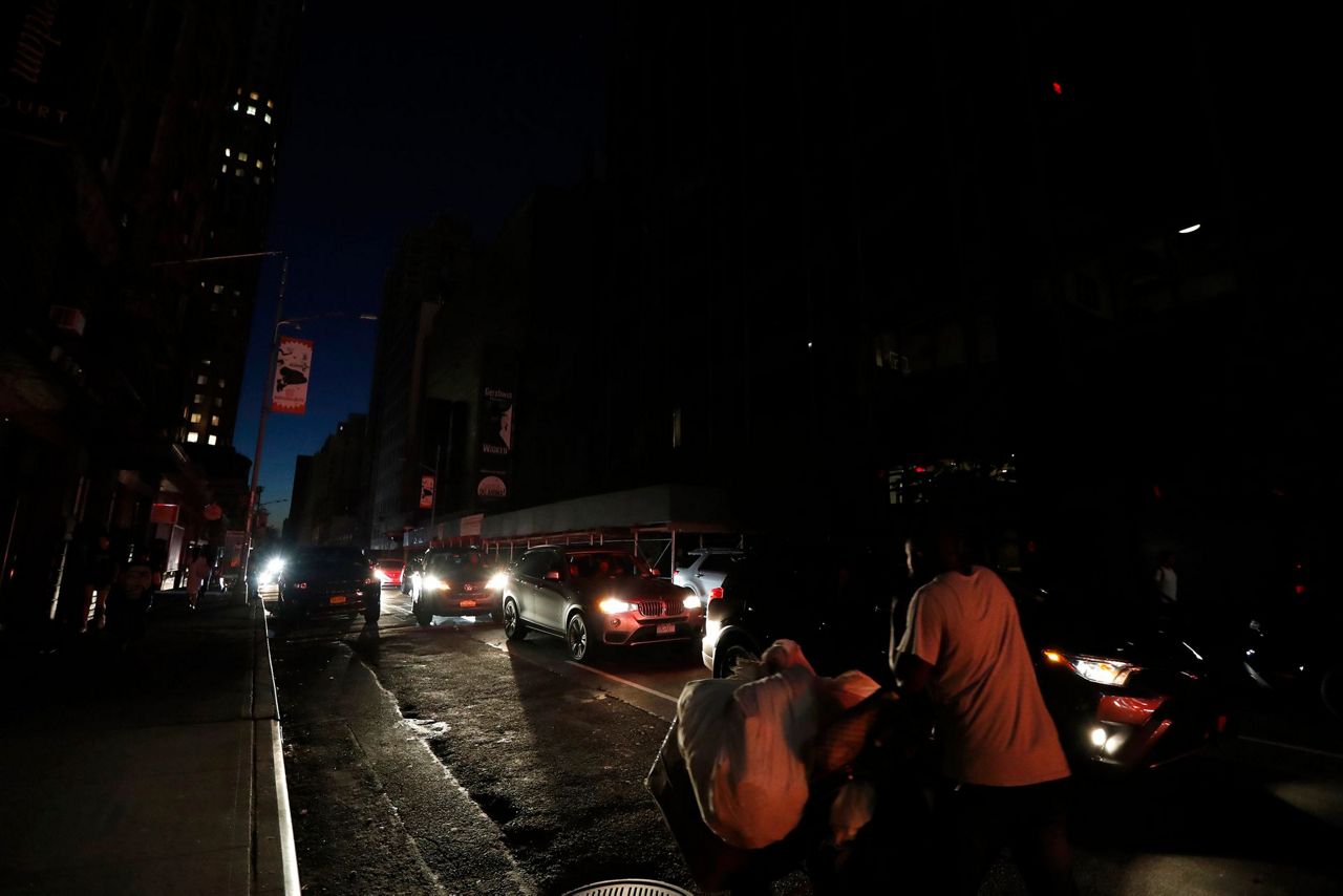 Thousands left in the dark during NYC power outage