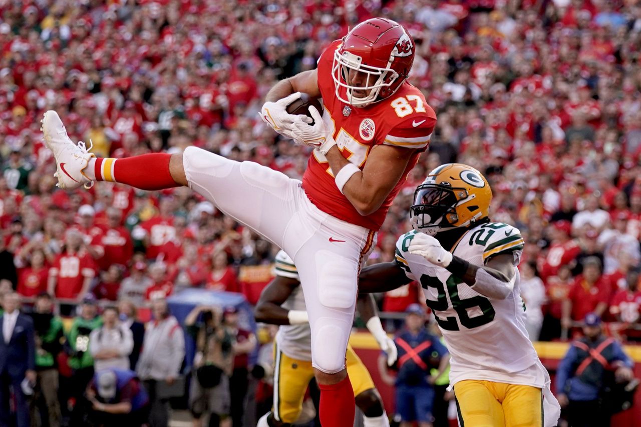 KANSAS CITY, MO - NOVEMBER 07: Green Bay Packers defensive back Chandon  Sullivan (39) during an NFL game between the Green Bay Packers and Kansas  City Chiefs on Nov 7, 2021 at