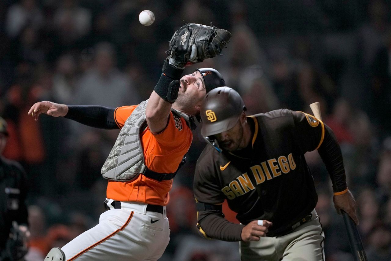 Manny Machado's solo home run, 10/07/2022