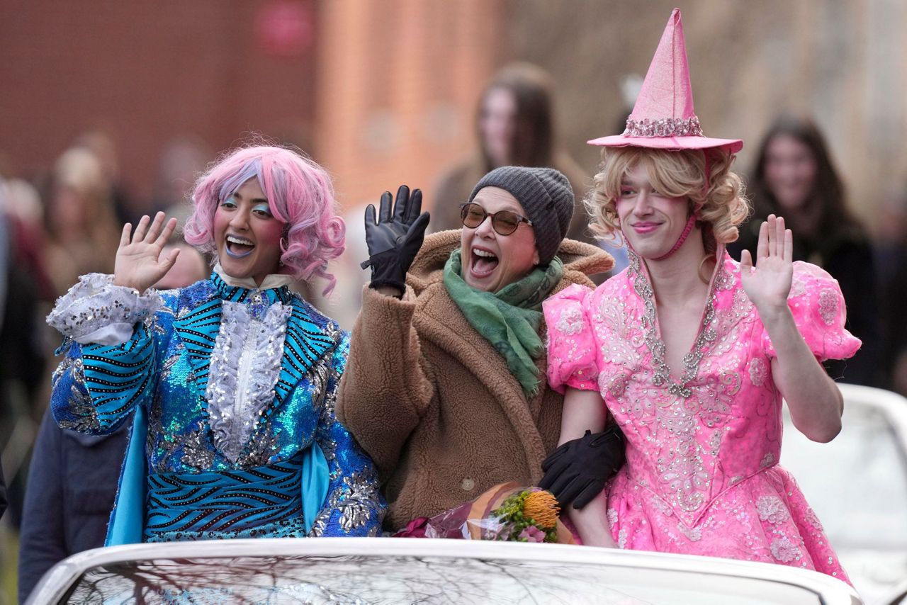 Annette Bening honored as Harvard's Hasty Pudding Woman of the Year