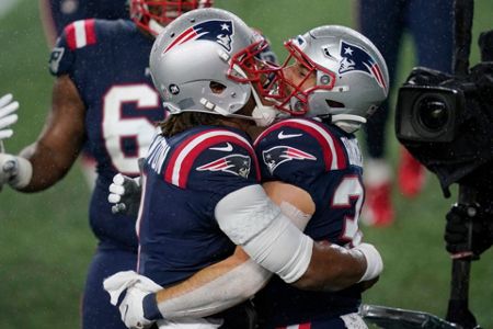 Cam Newton helps Patriots beat Ravens in rain and wind - The San