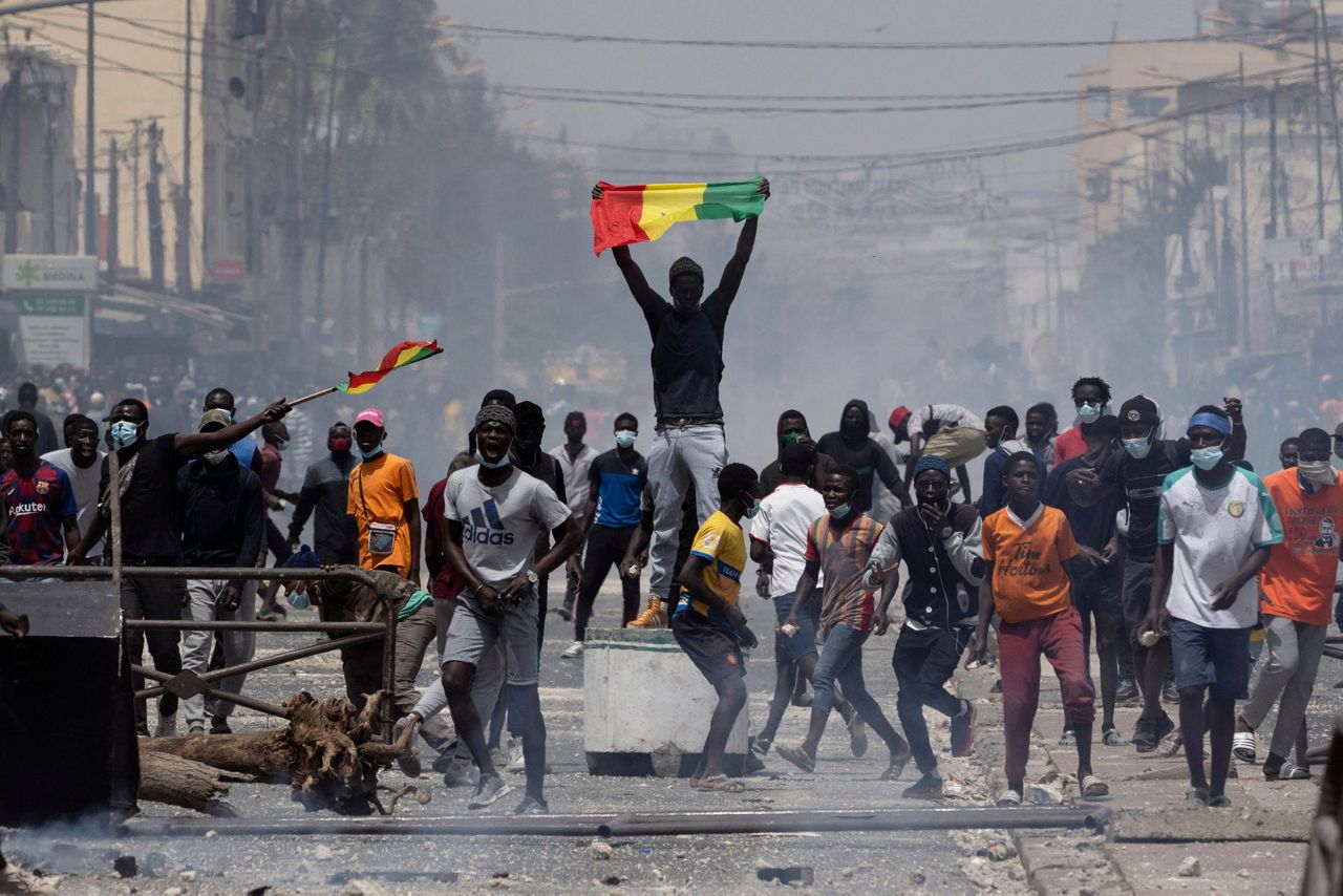 Violent Senegal protests supporting opposition leader kill 1