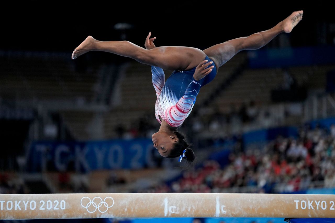 Simone Biles sticks landing in balance beam at Olympics