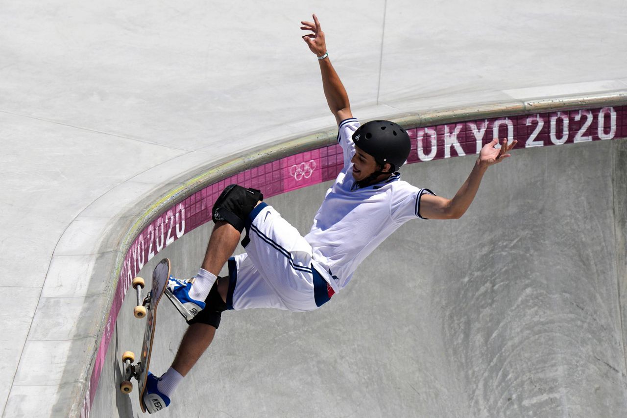 Australia's Palmer takes skateboarding gold in men's park