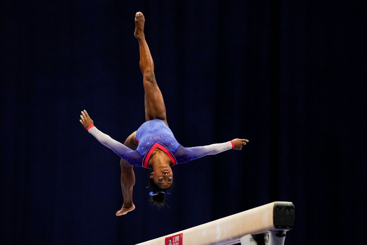 What pressure? Biles soars to lead at U.S. Olympic Trials