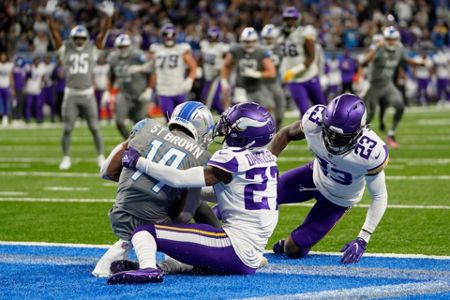 Detroit Lions end 15-game winless run and pay tribute to Michigan school  shooting victims