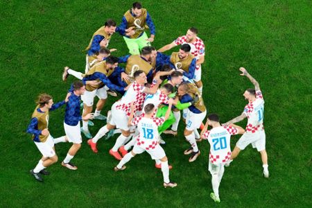 Croatia sends favorites Brazil home with penalty shootout win at