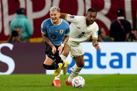 Uruguay beats Ghana 2-0 at World Cup but both teams out