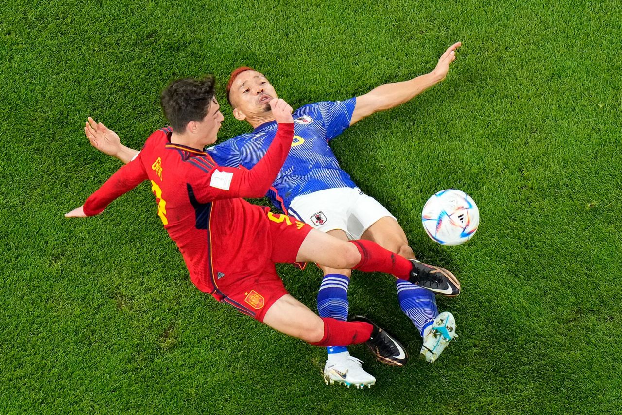 Japan beats Spain 21 at World Cup