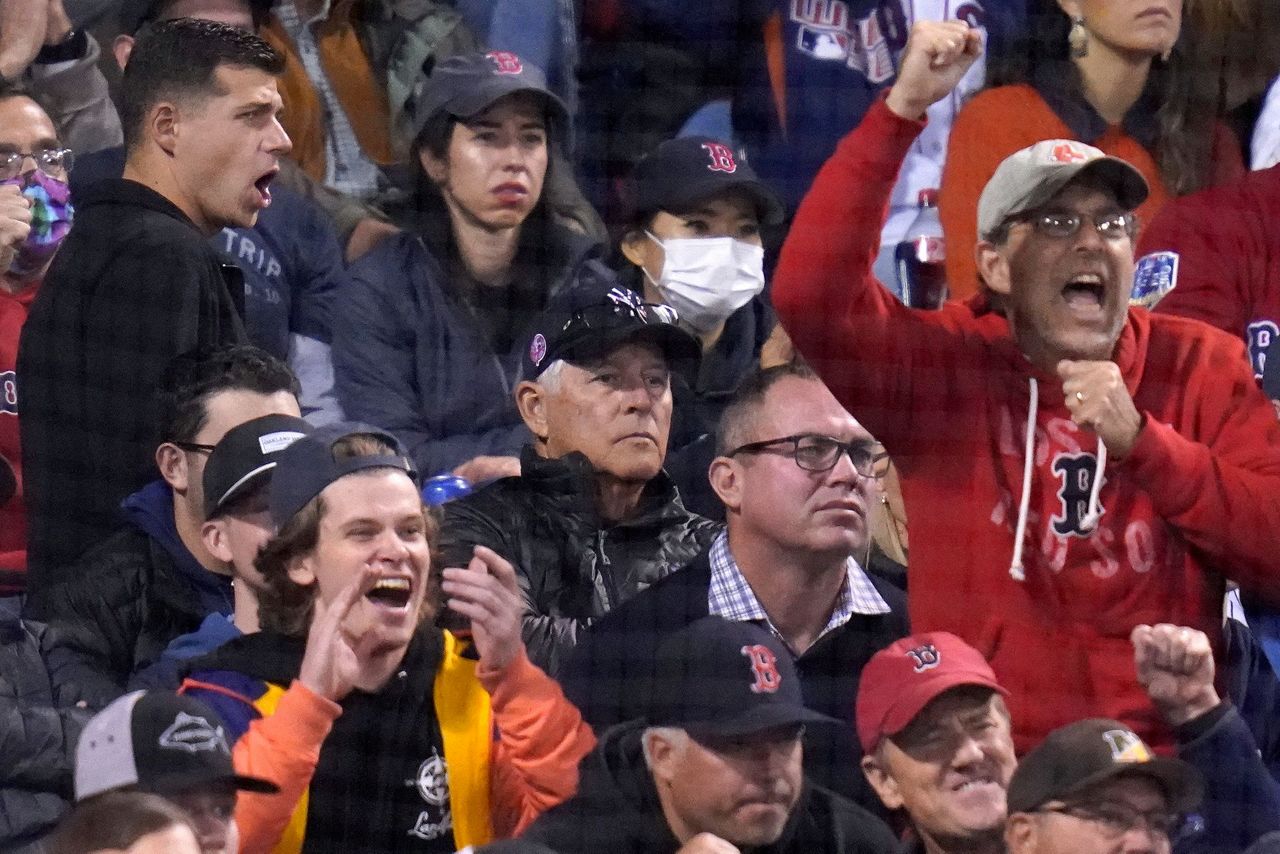 Yankees bring lucky charm Bucky Dent to Boston for WC game MLB