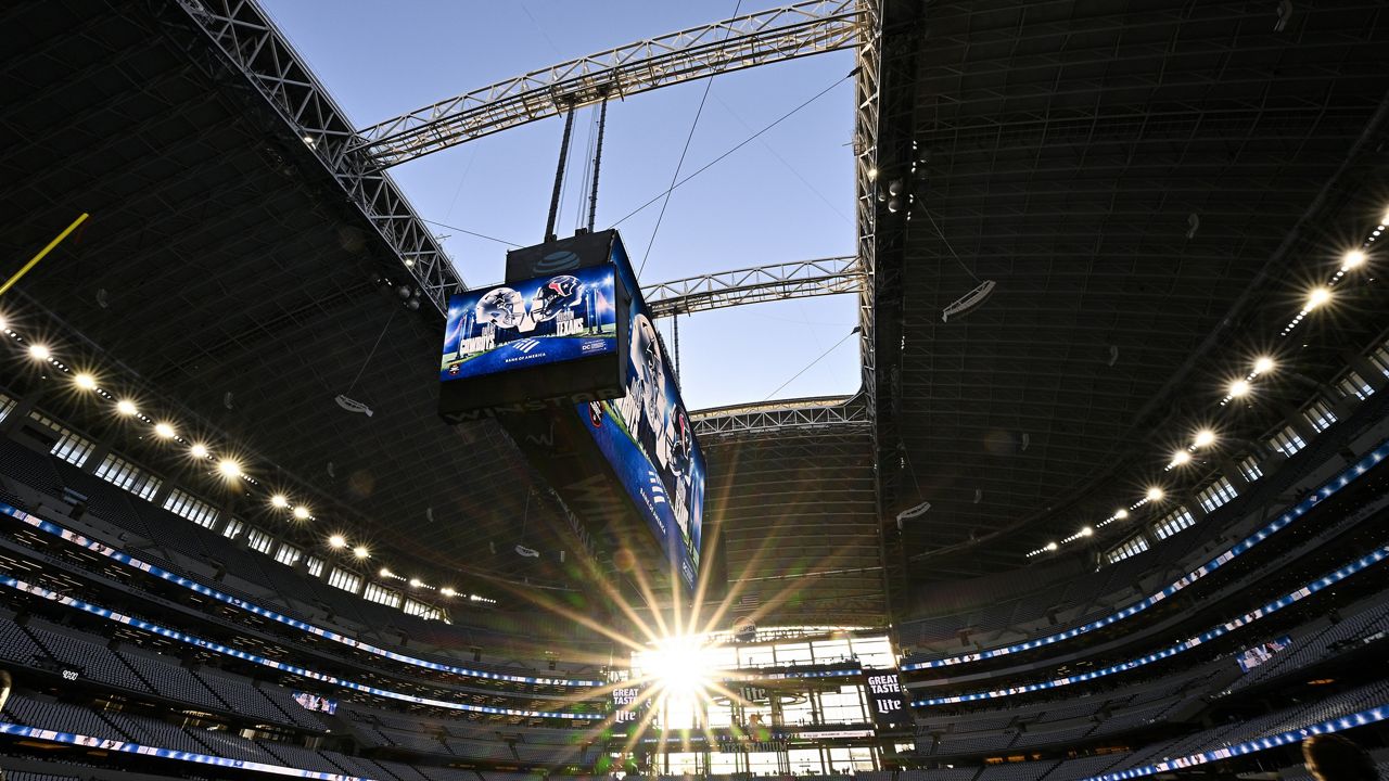 Debris falls from roof at home of Cowboys before game against Texans