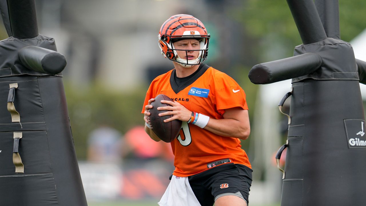 Bengals QB Burrow looks to improve record against Browns