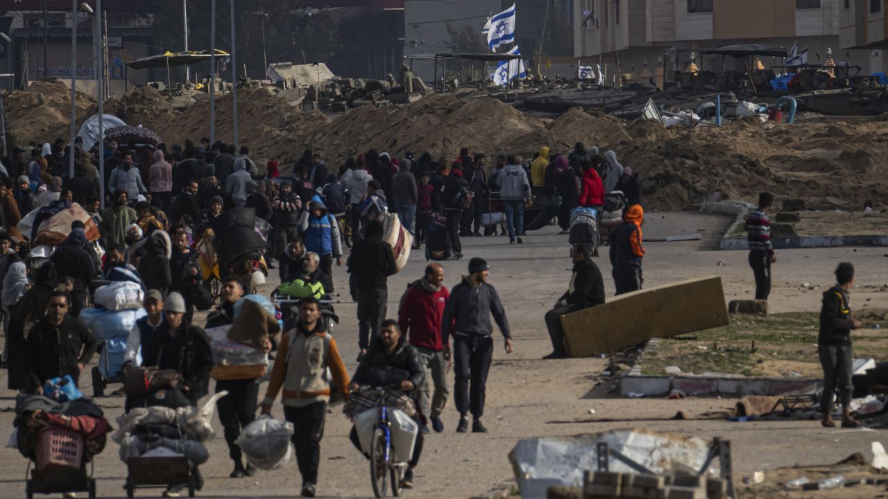 Palestinians flee Israeli ground offensive in Kahn Younis, Gaza Strip, Saturday, Jan. 27, 2024. (AP Photo/Fatima Shbair)
