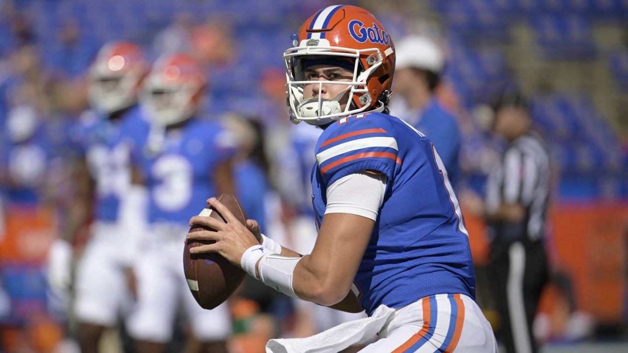 Ex-Gator QBs plea deal drops 5 felony child porn charges