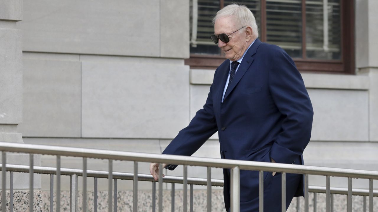 Dallas Cowboys owner Jerry Jones arrives at the federal courthouse in Texarkana, Texas, Monday, July 22, 2024. Testimony started Monday in Jones' countersuit against Alexandra Davis, who alleges she is his biological daughter. (Jason Janik/The Dallas Morning News via AP)