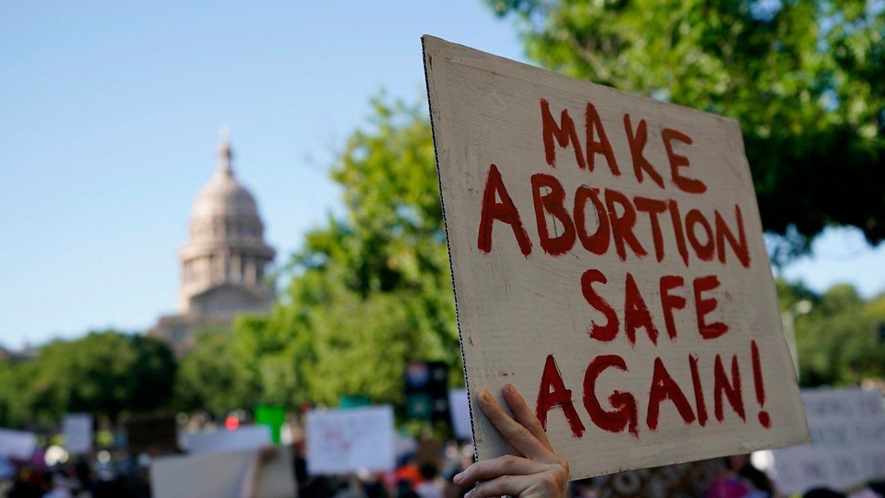怀孕的德克萨斯州女性请求法院允许她堕胎