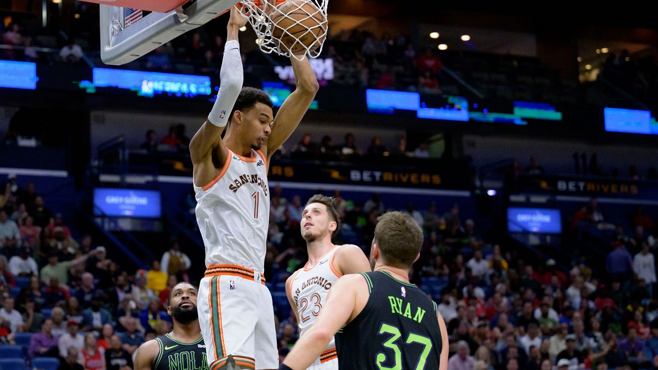 San Antonio Spurs Win 111-109 Over New Orleans Pelicans