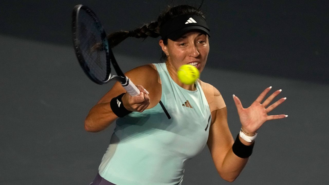 Jessica Pegula beats Coco Gauff at the WTA Finals