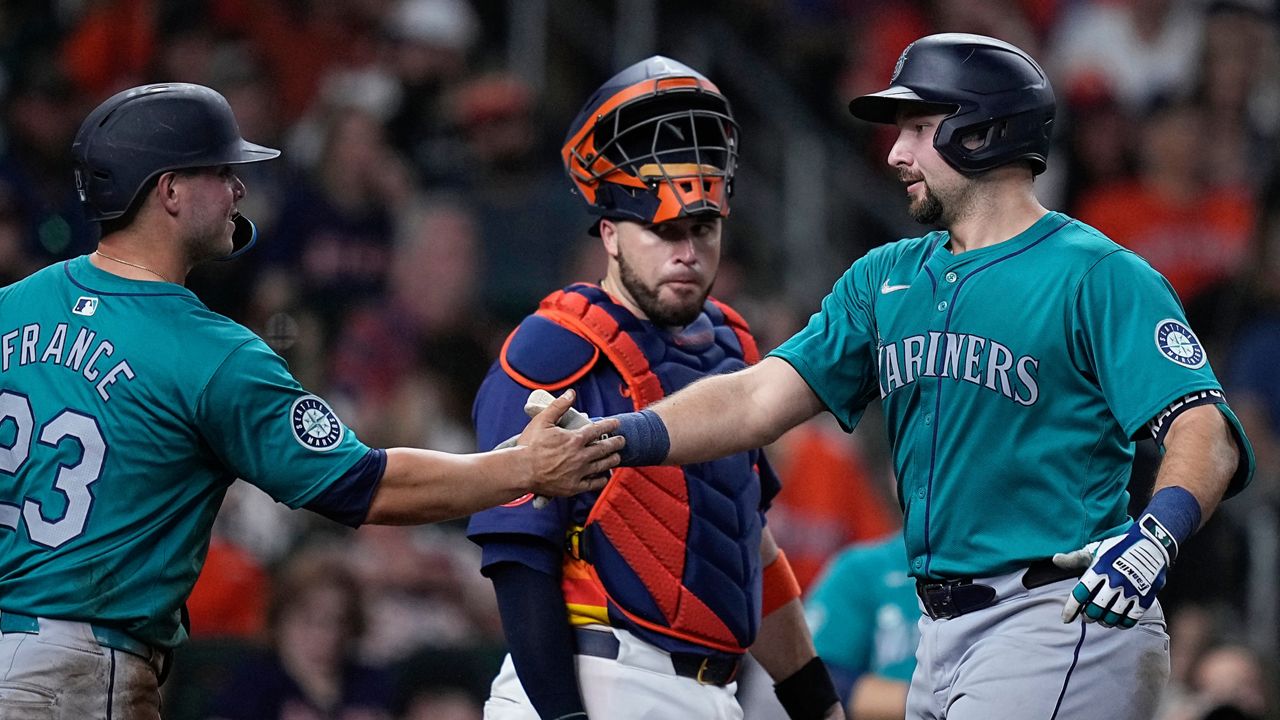 Logan Gilbert throws 8 dominant innings in Mariners’ 5-0 victory over Astros