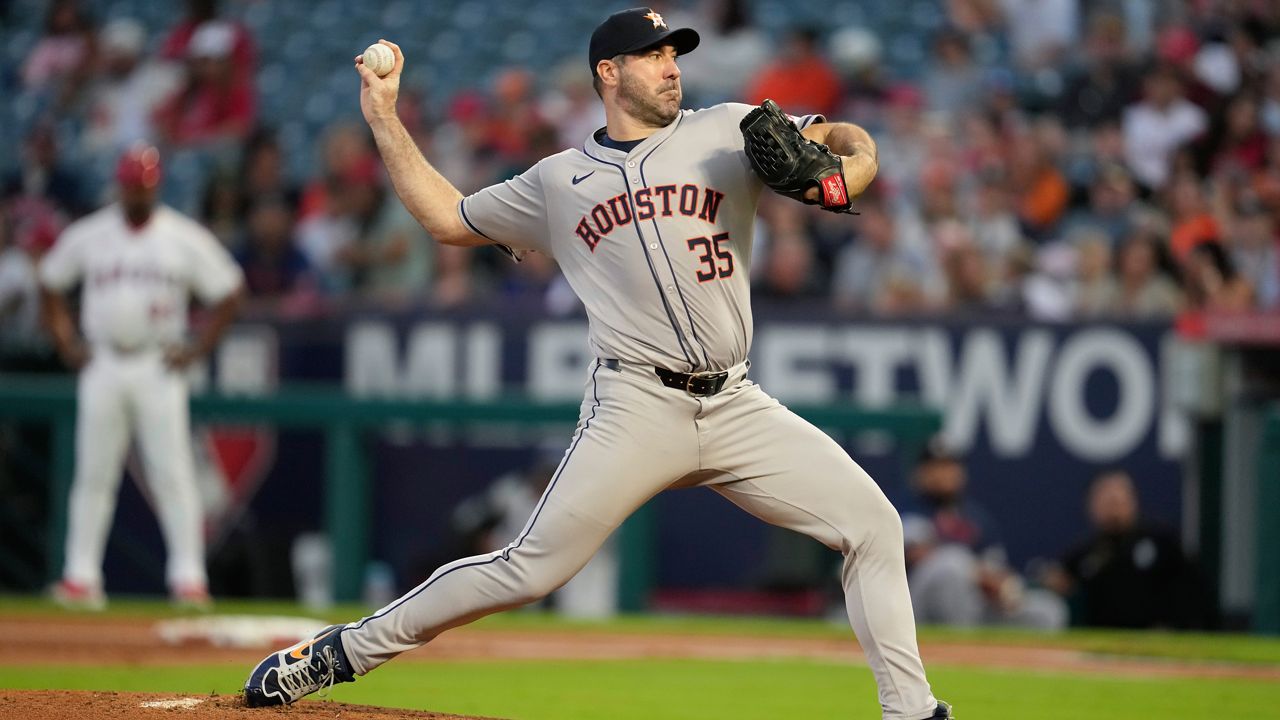 Verlander gets 1st win since May as Astros beat Angels 5-3