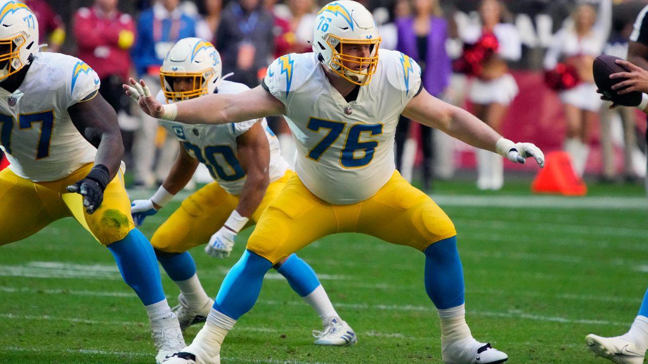 Buffalo Bills trading OL Ryan Bates to Chicago Bears for a 2024