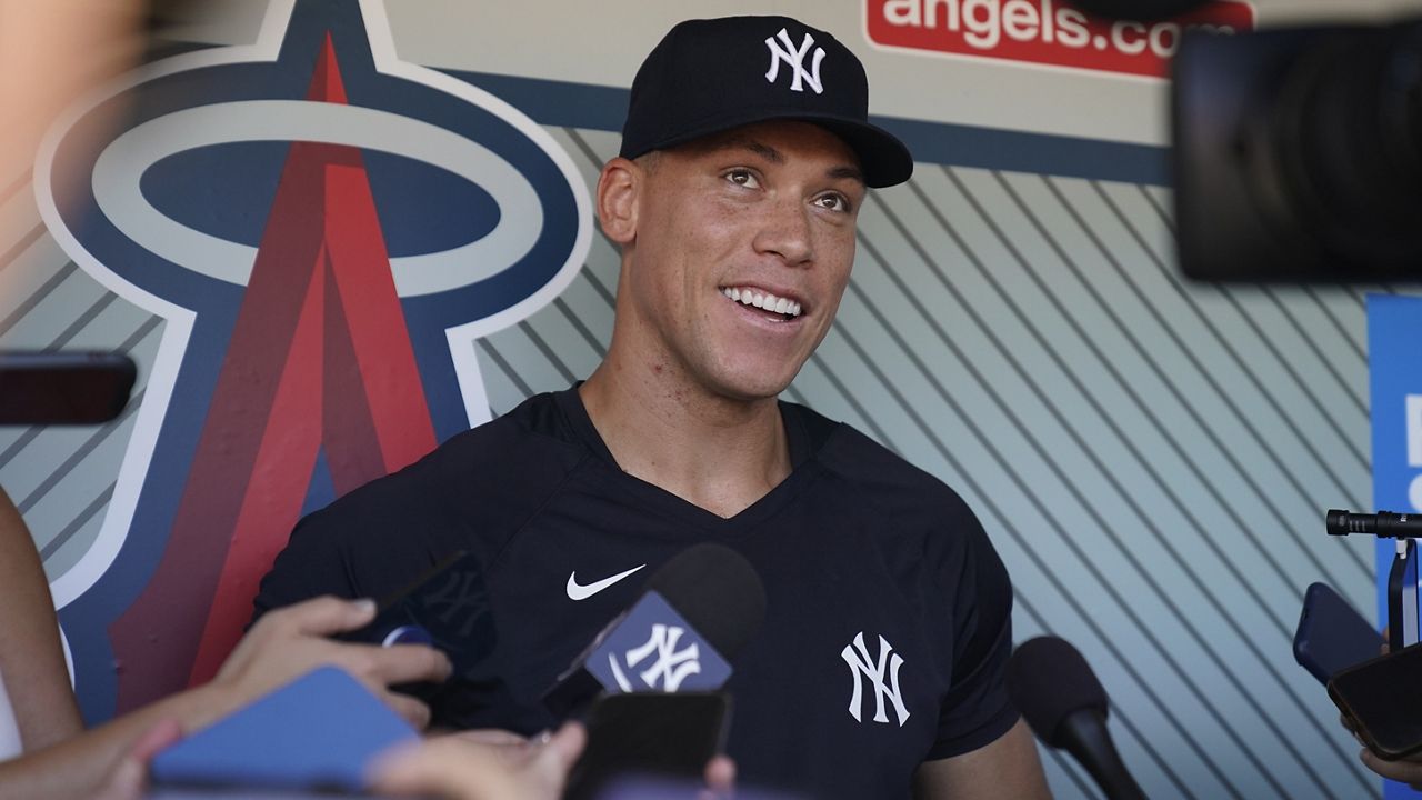 Giants continue talks with Aaron Judge