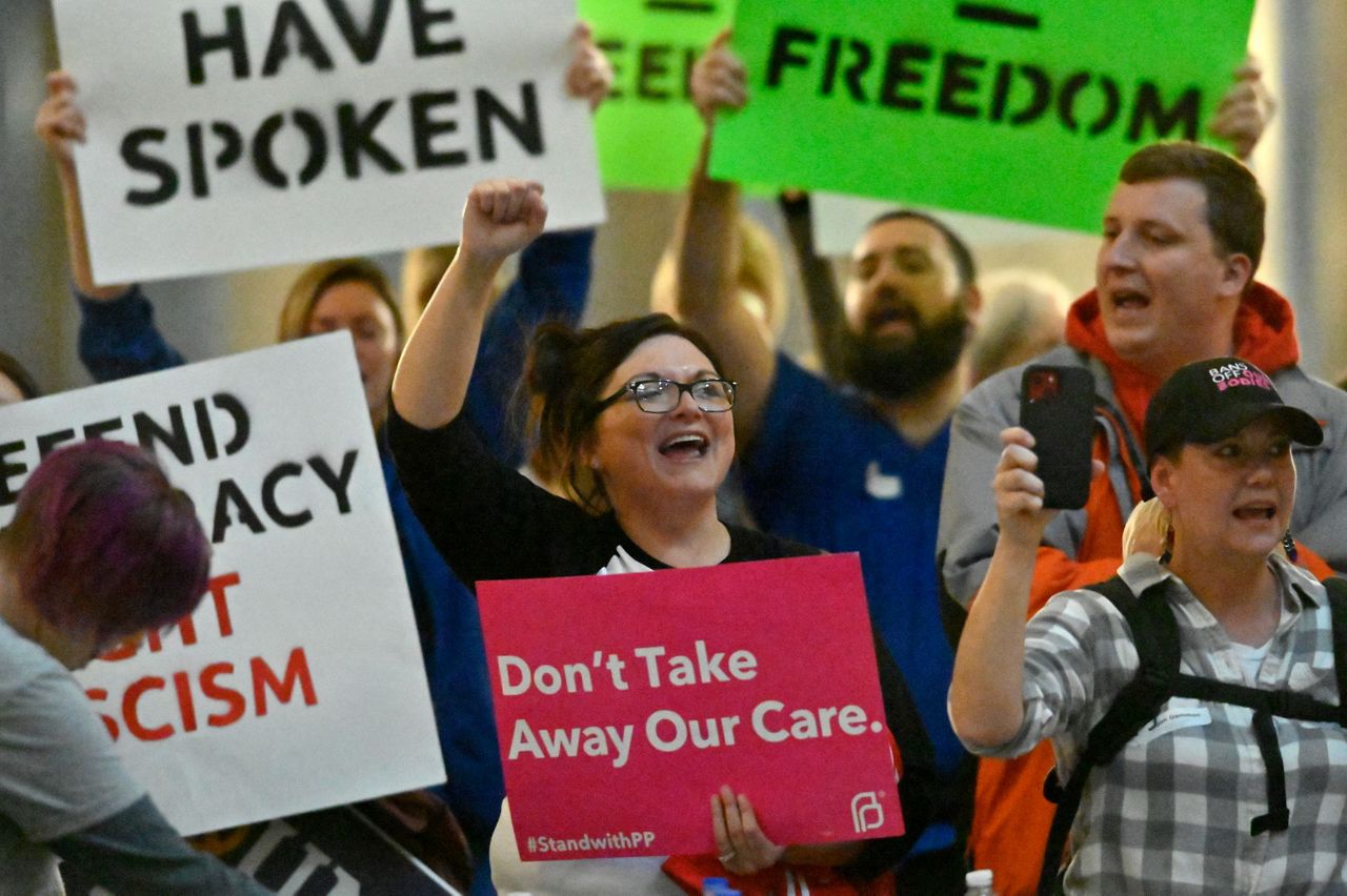 Abortion bills gain no ground in Kentucky with ban in place