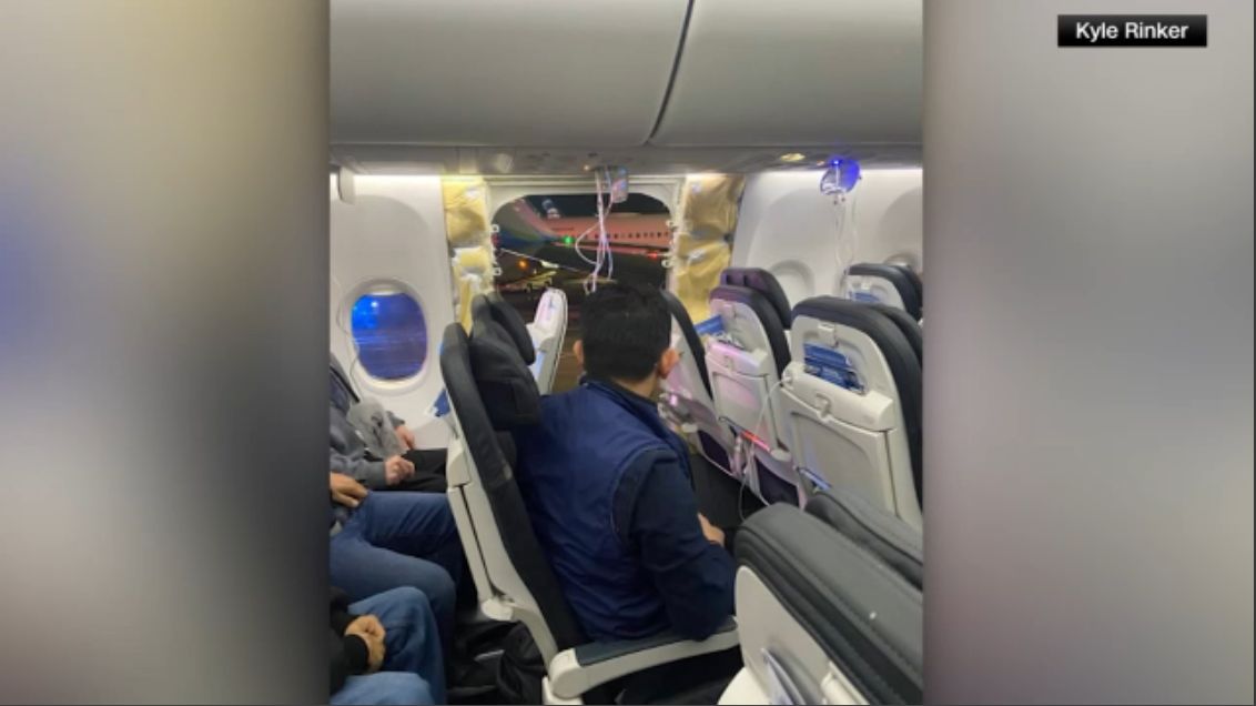 Cancelan vuelos Alaska Airlines.