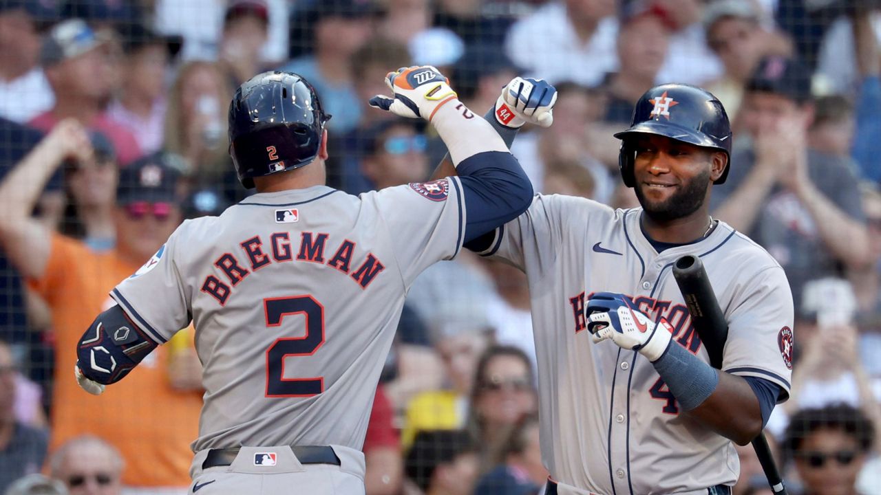 Astros win 5-4 against Red Sox