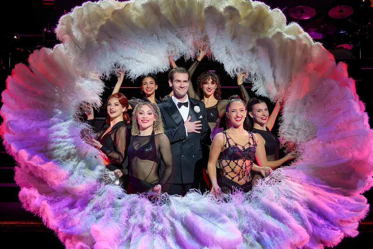 All I Care About is Love featuring Connor Sullivan a Billy Flynn "Chicago" wows crowds in Milwaukee