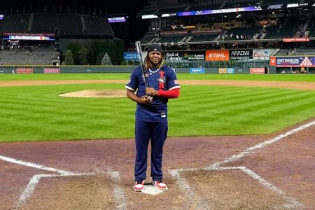 Vladimir Guerrero Jr. joins Vladimir Sr. as first father-son Home