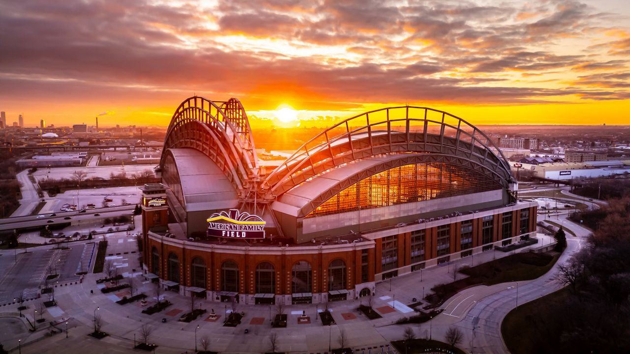 The culinary game at MLB ballparks has exploded in the past 20 years. Eating healthy is a challenge